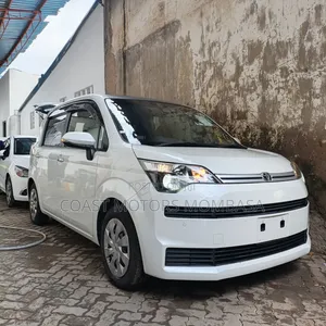 Toyota Spade 2019 White