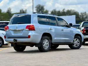 Toyota Land Cruiser 2012 Blue