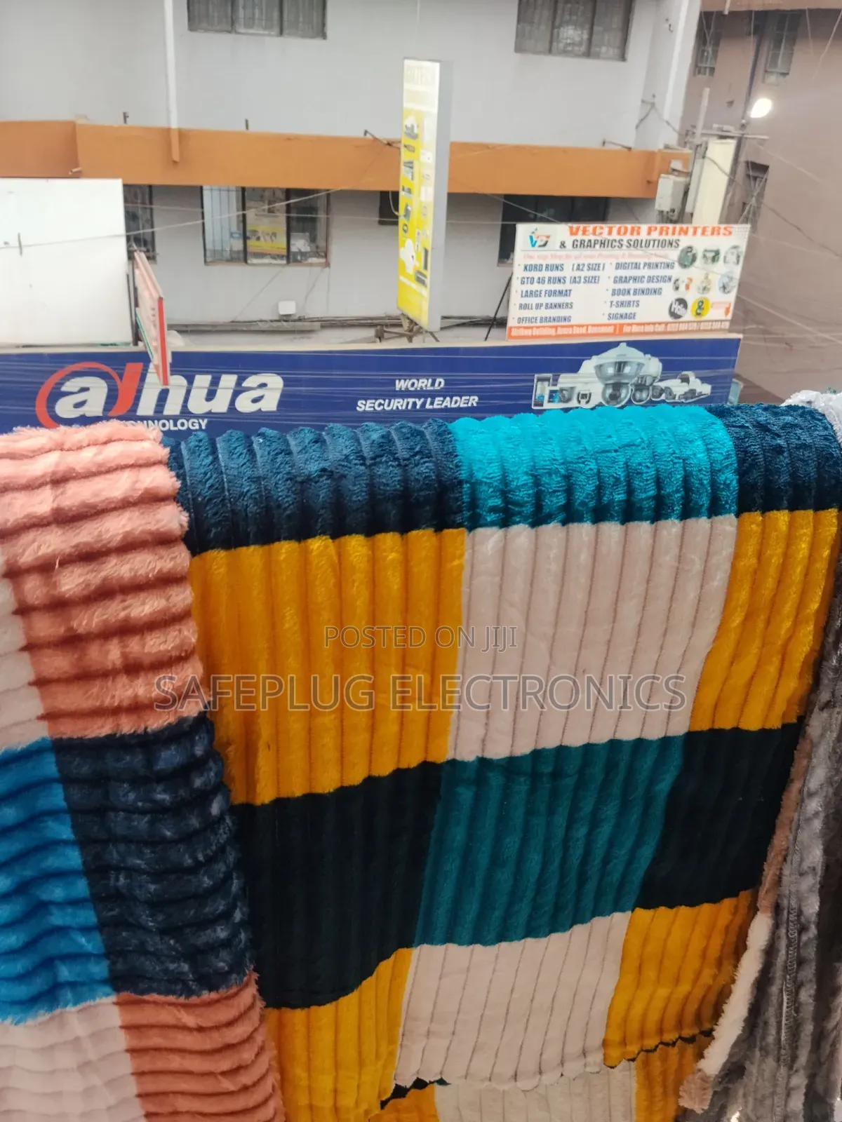 6*6 Striped Fleece Blanket – Durable Bedroom Throw