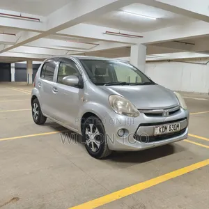 Toyota Passo 2016 Silver