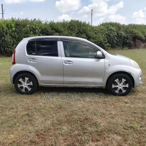 Toyota Passo 2016 Silver