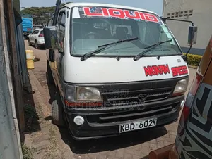 Toyota HiAce 2000 White