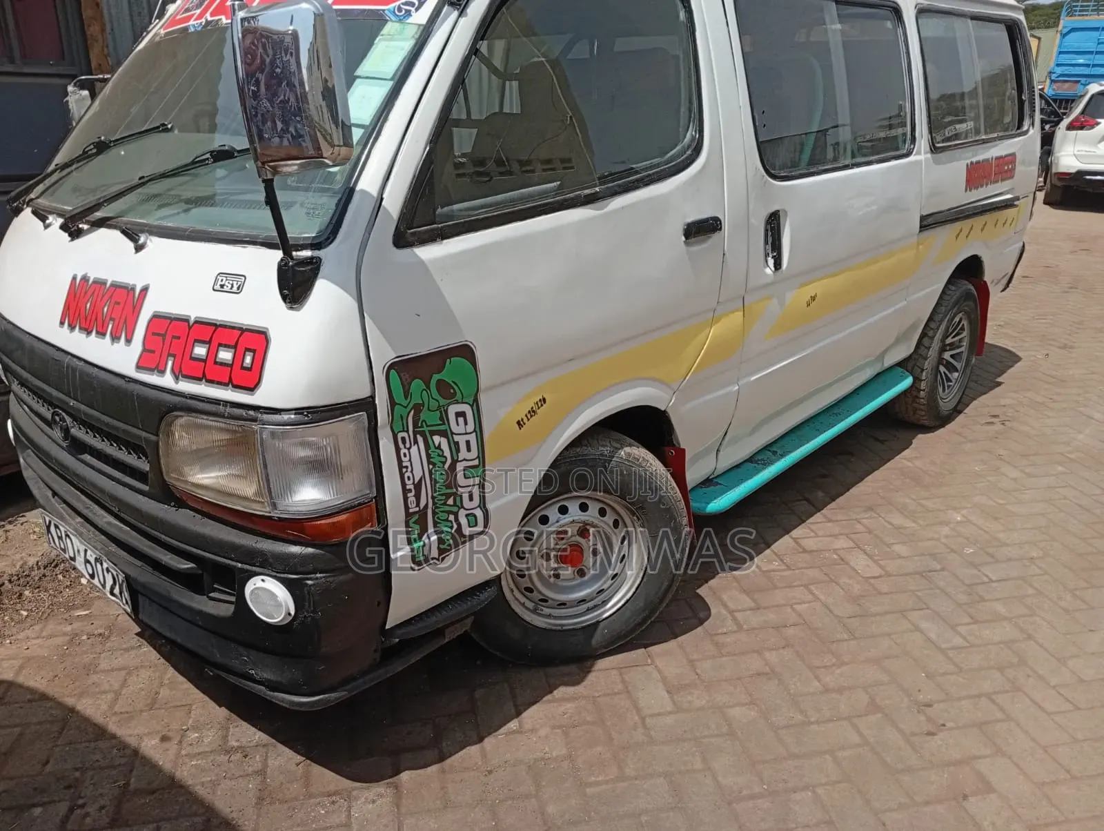 Toyota HiAce 2000 White