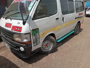 Toyota HiAce 2000 White