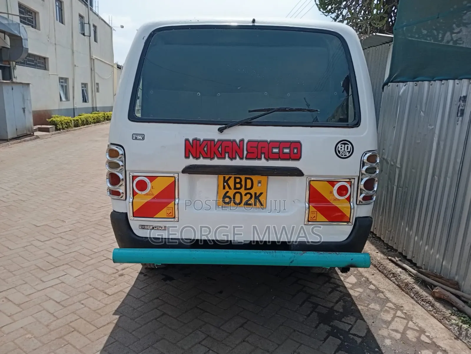 Toyota HiAce 2000 White