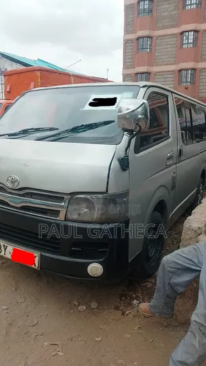 Toyota HiAce 2006 Silver