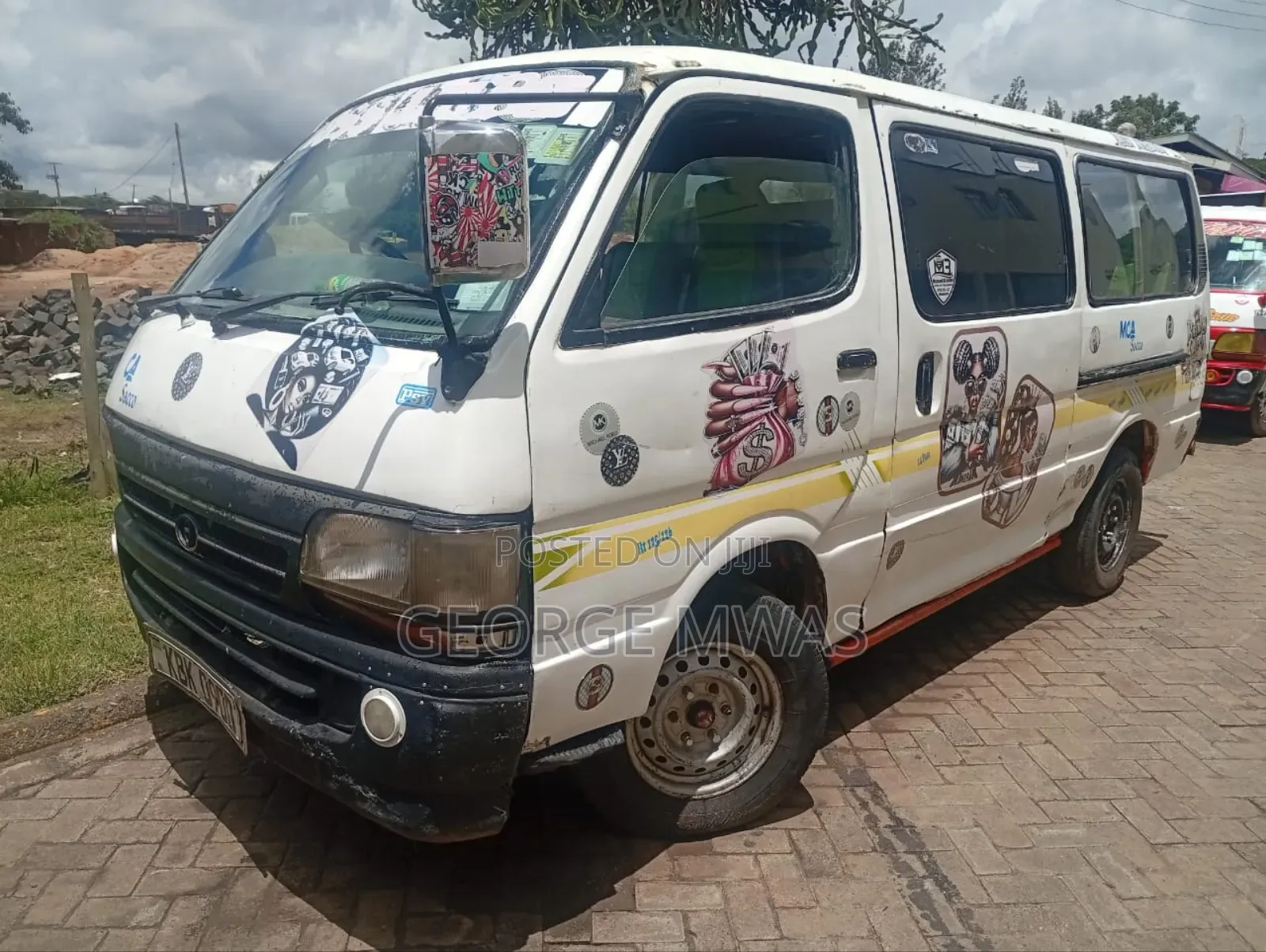 Toyota HiAce 2001 White