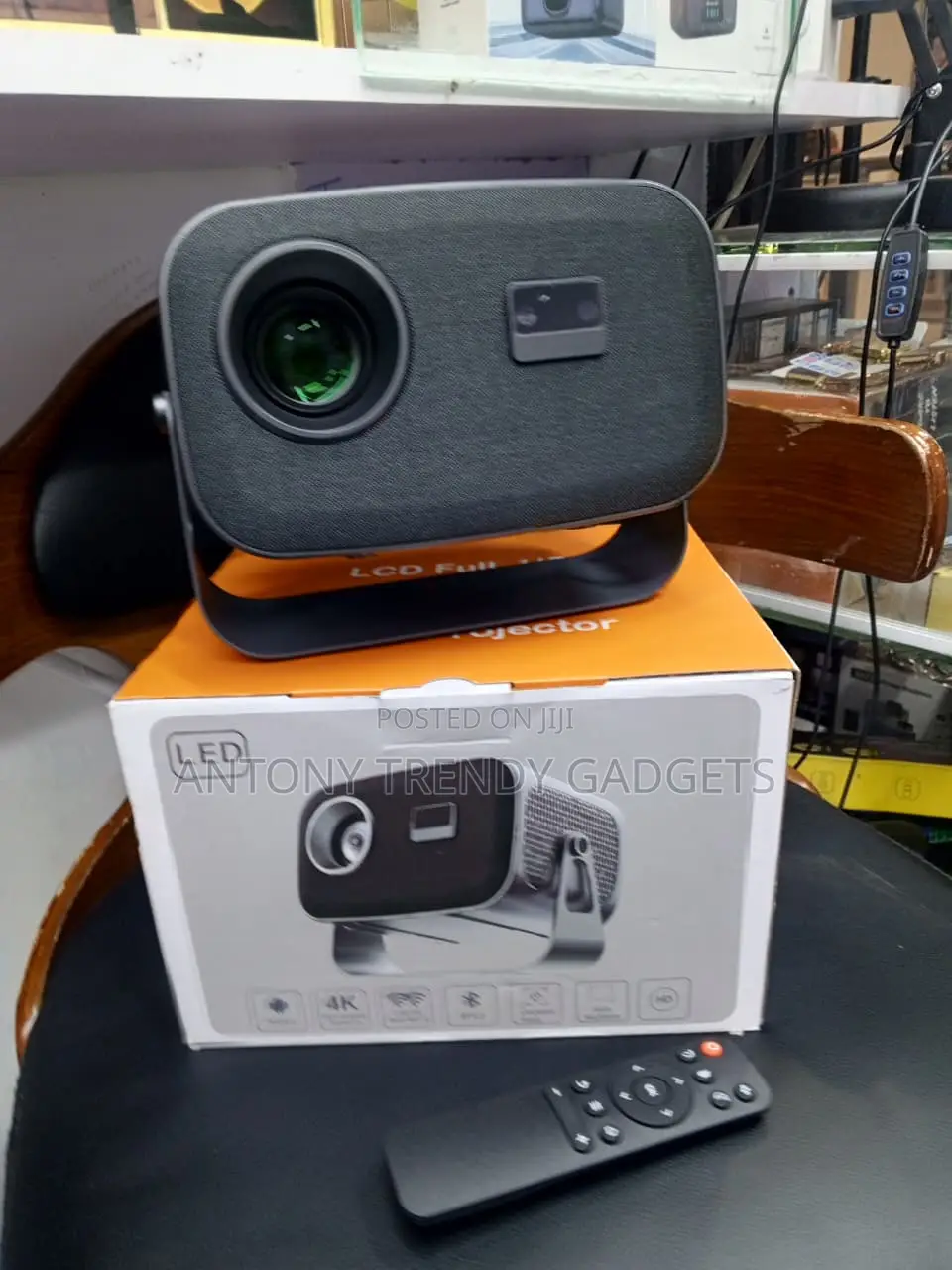 Portable Android Projector Wireless Screen Casting
