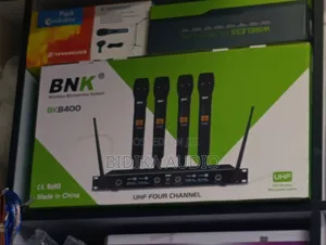 BNK BK8400 Professional Quad Wireless Microphones