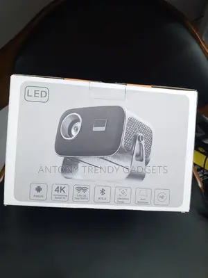 Full HD Smart Projector With Auto Keystone Android OS