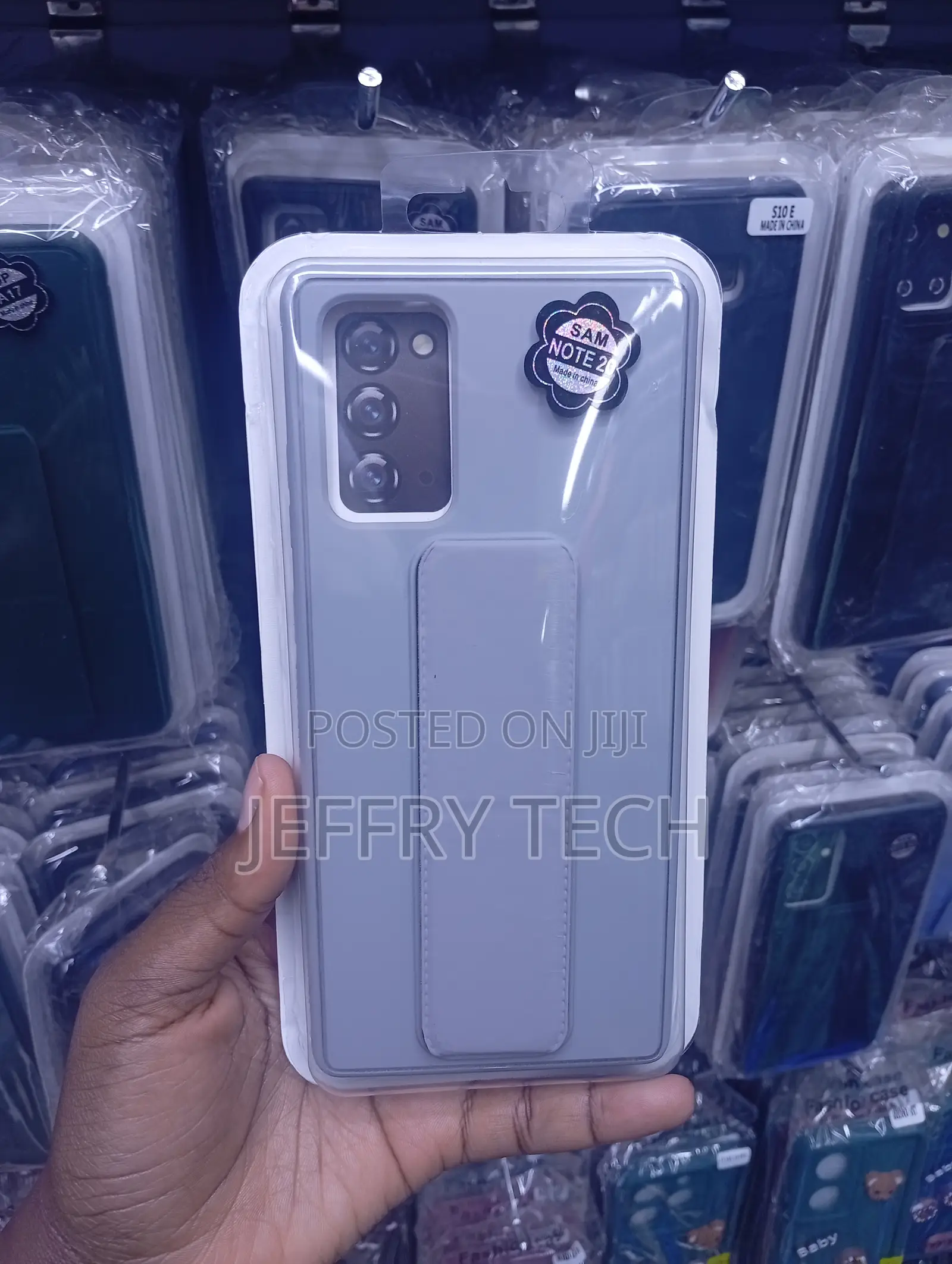 Samsung Galaxy Note 20 Case Features a Grey Liquid Silicone Design