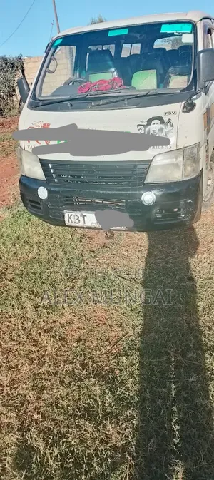 Nissan Caravan (Urvan) 2009 White