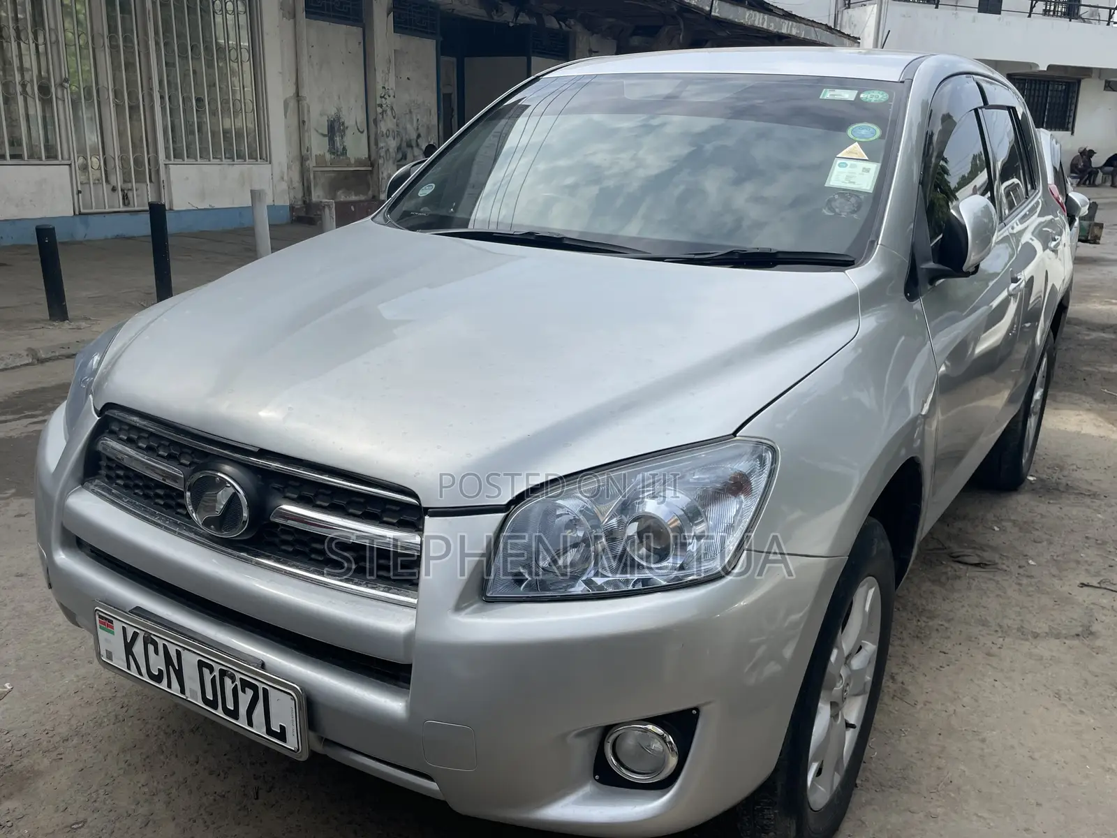 Toyota RAV4 2011 Silver