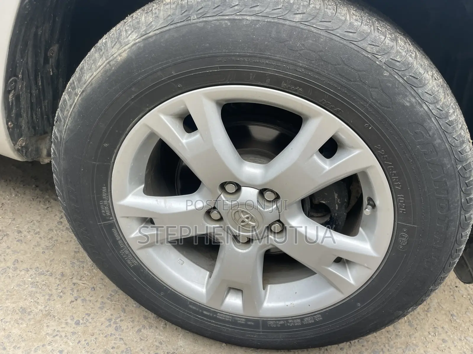 Toyota RAV4 2011 Silver