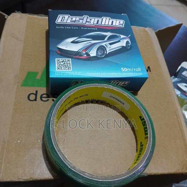 Cleaner and Precise Cutting Car Graphics Designline - thumbnail 2