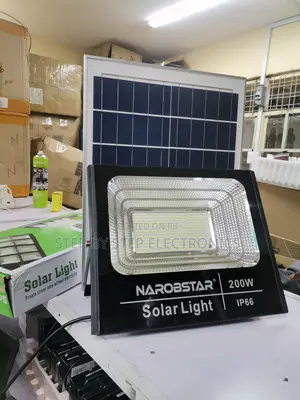 Low-Cost 200w Led Outdoor Solar Chargeable Flood-Light