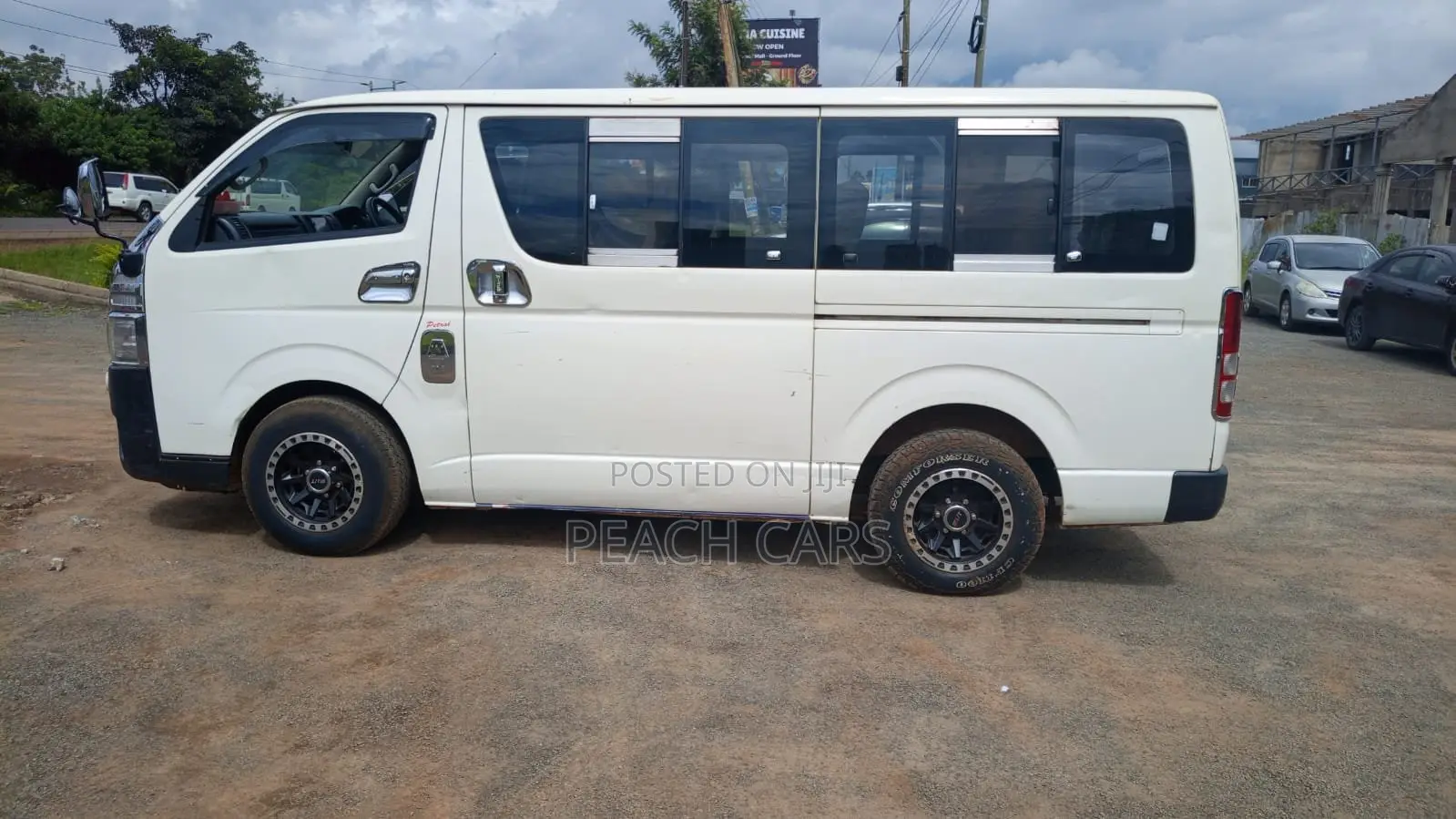 Toyota HiAce 2014 White