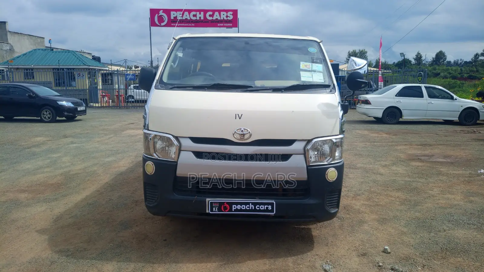Toyota HiAce 2014 White