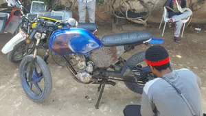 Honda CB 2023 Blue