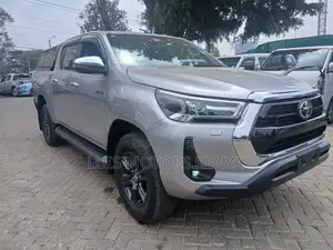 Toyota Hilux 2021 Silver