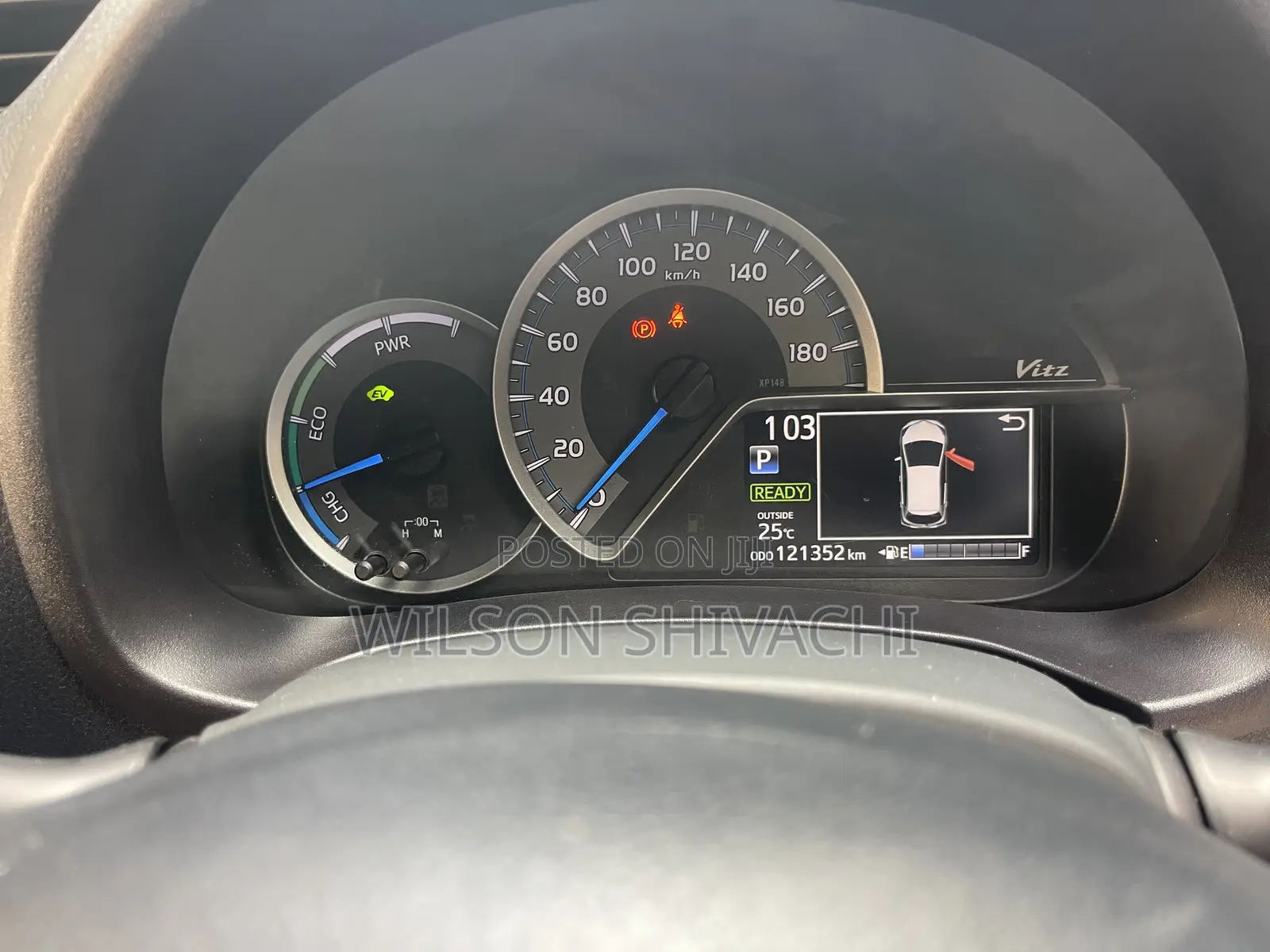 Toyota Vitz 2017 Silver