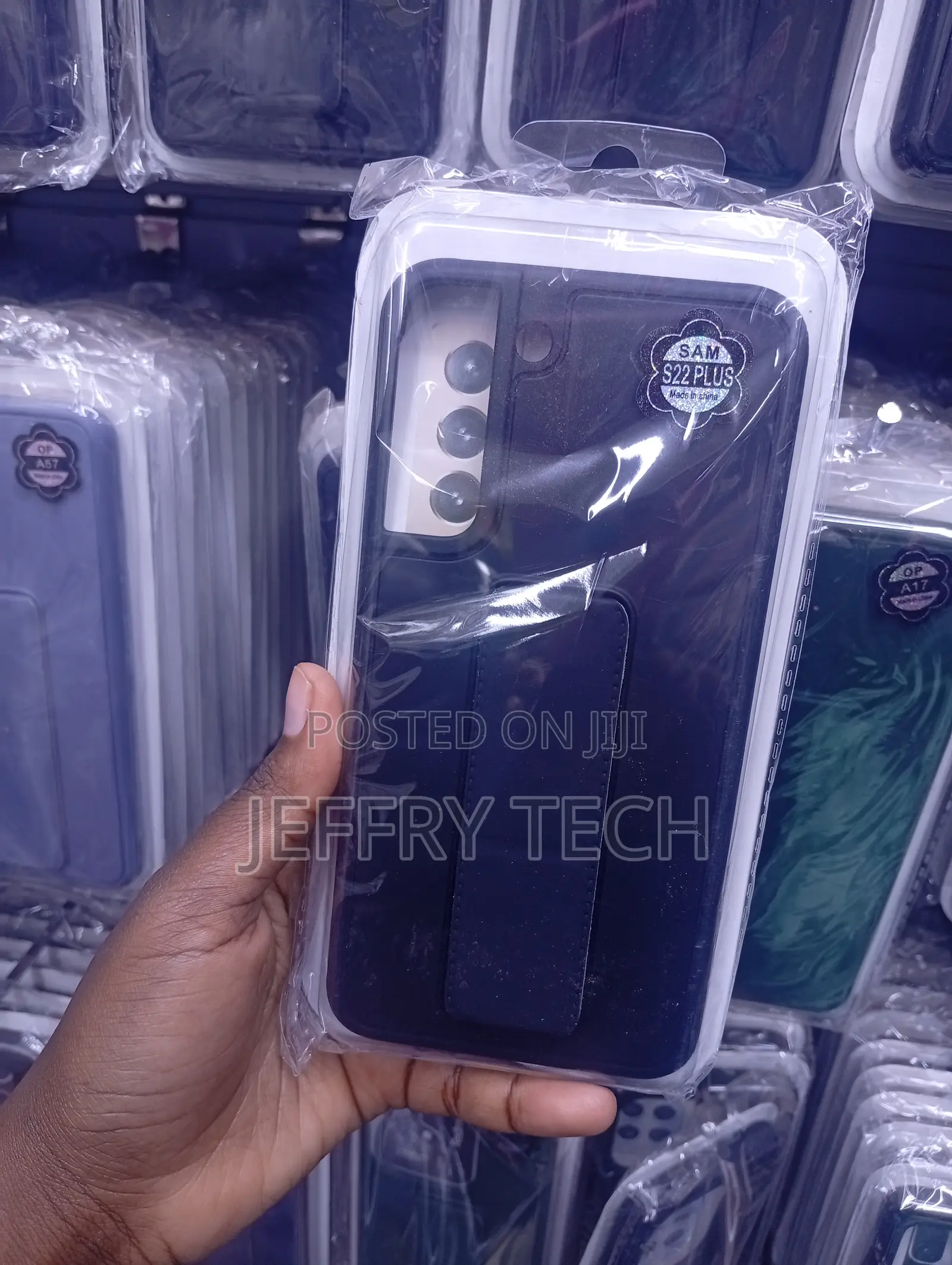 SG S22 Plus Case With a Flush-Fitting, Foldable Strip on the Back