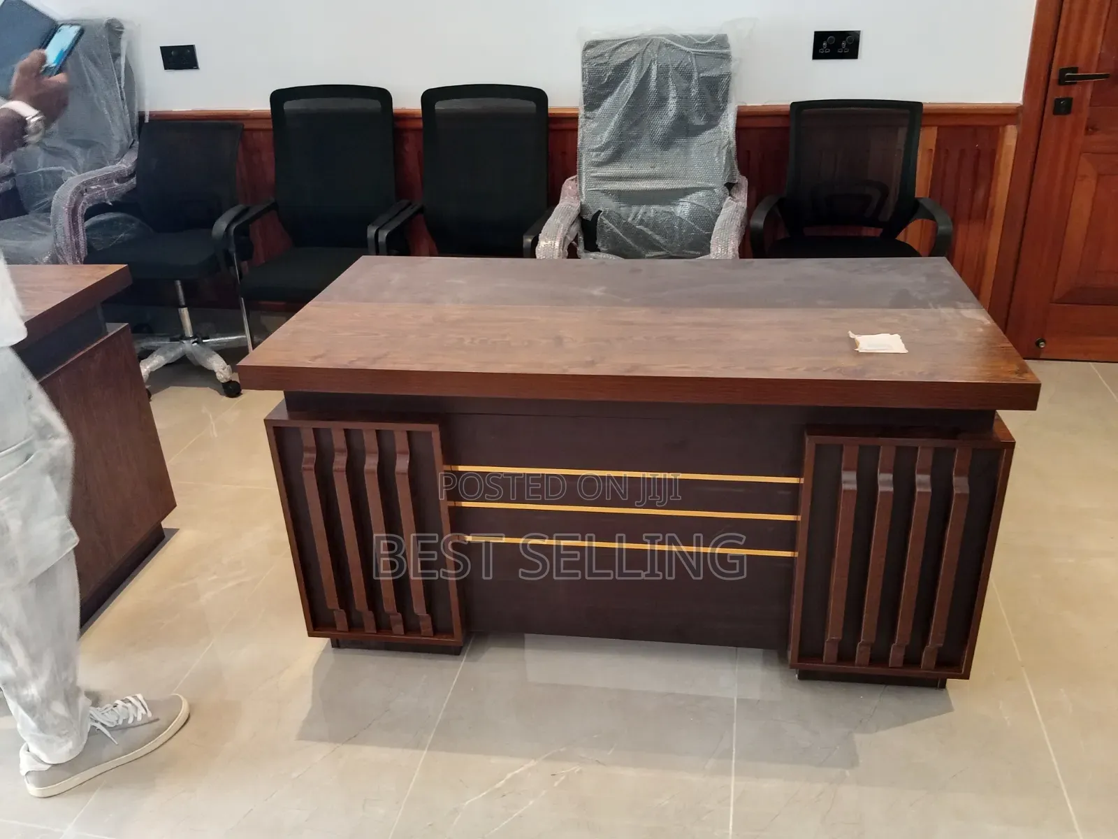 Reliable Modern Executive Office Table - 1.4m