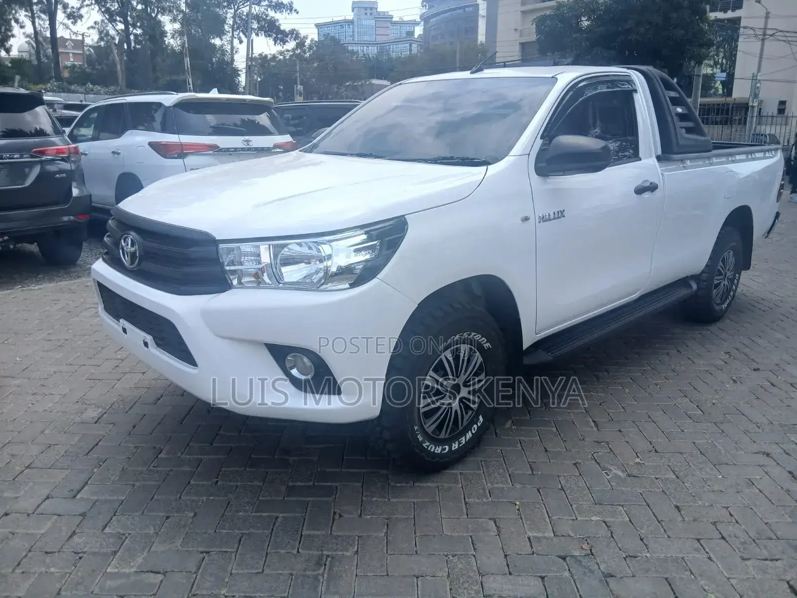 Toyota Hilux 2019 White