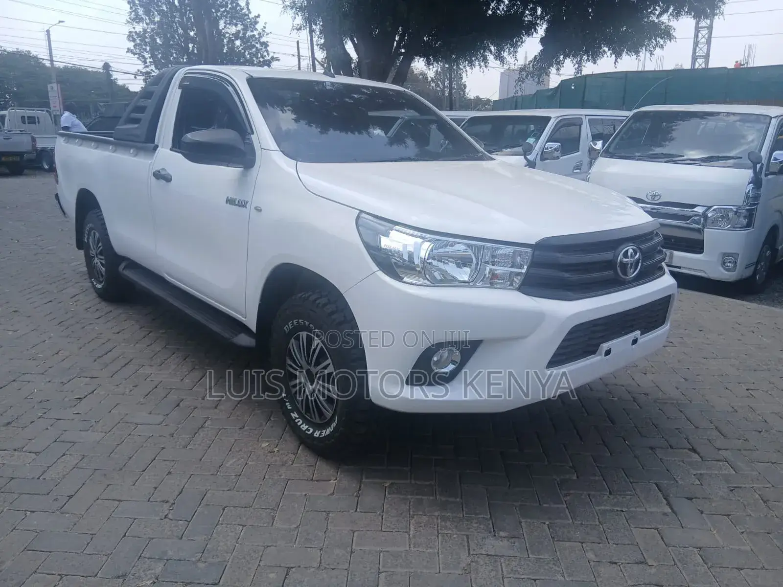 Toyota Hilux 2019 White