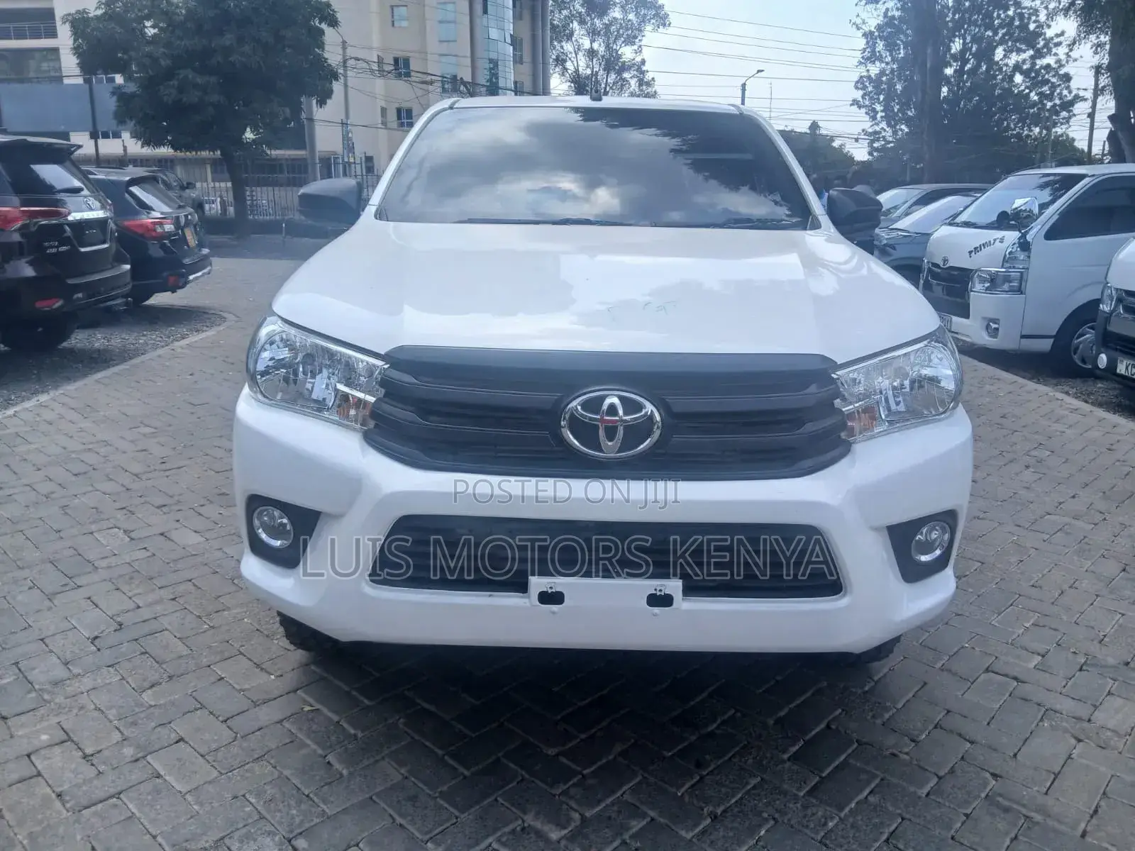 Toyota Hilux 2019 White