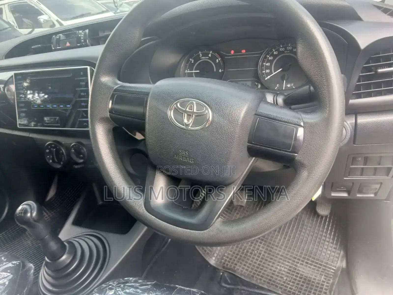 Toyota Hilux 2019 White