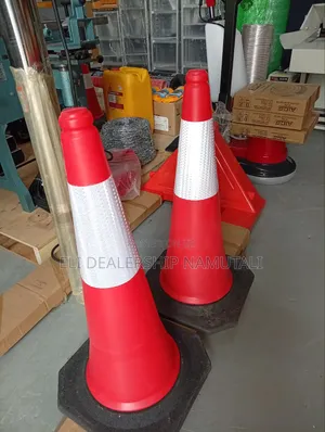 Reflective Traffic Cone 75cm – Heavy Base Safety Warning Cone