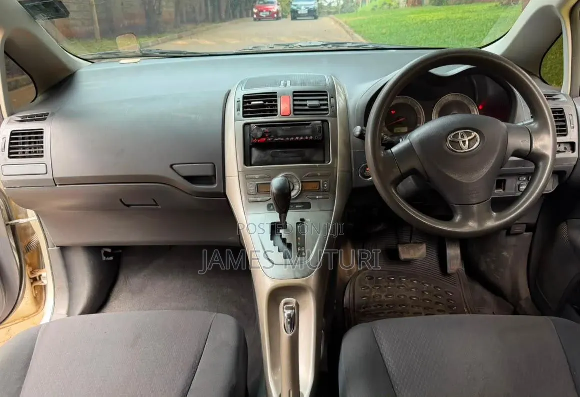 Toyota Auris 2004 Silver