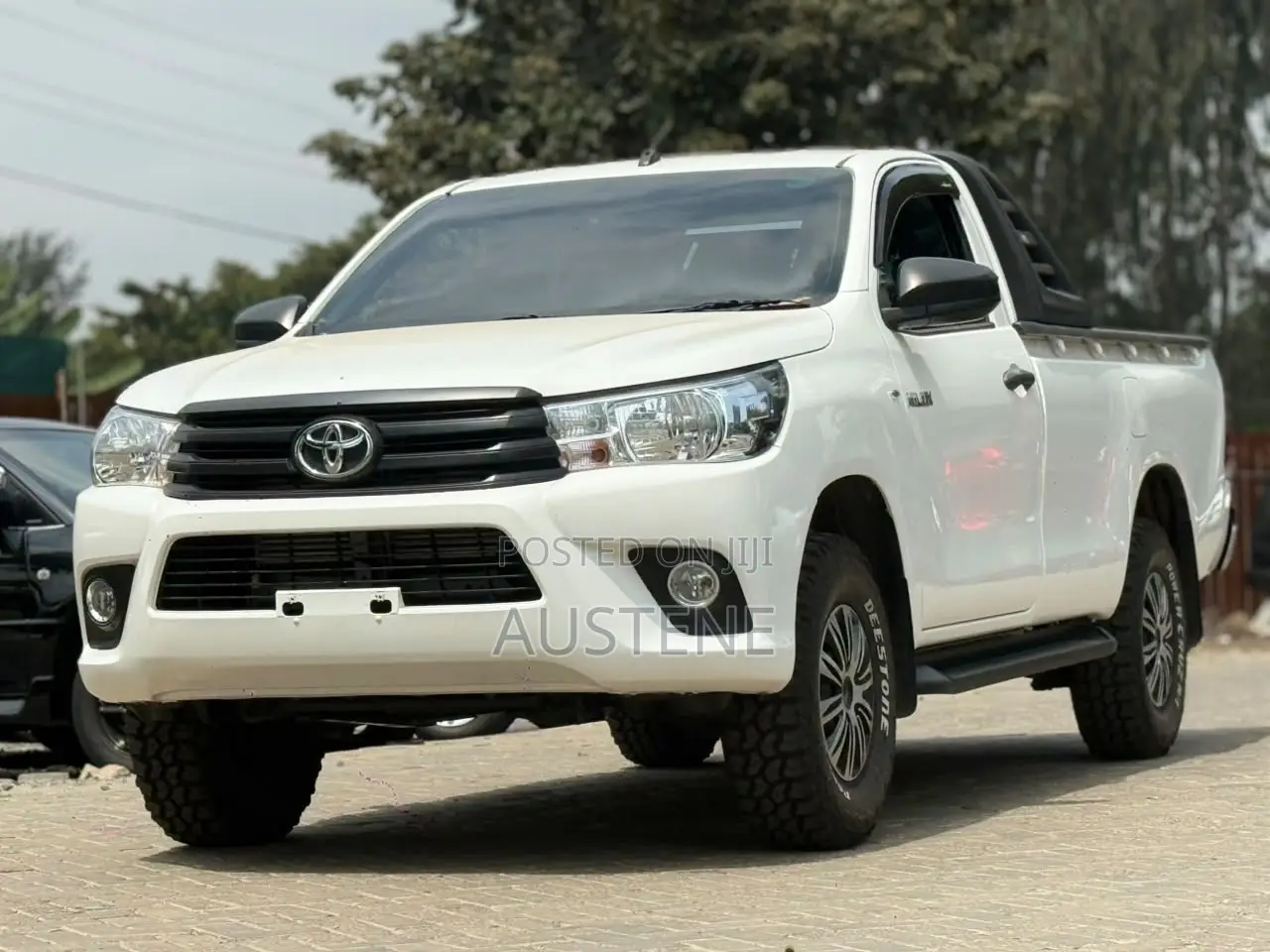 Toyota Hilux 2019 White