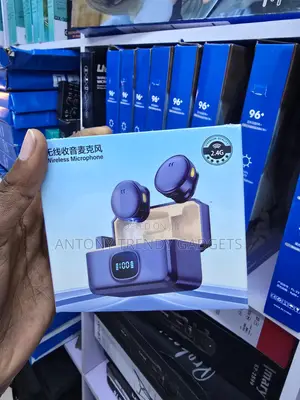 Q8 Wireless Lapel Microphone for YouTube TikTok Podcasts