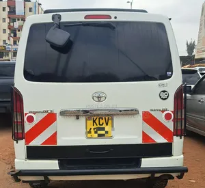 Toyota HiAce 2013 White
