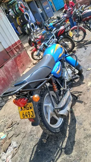 Bajaj Boxer 125 2025 Blue