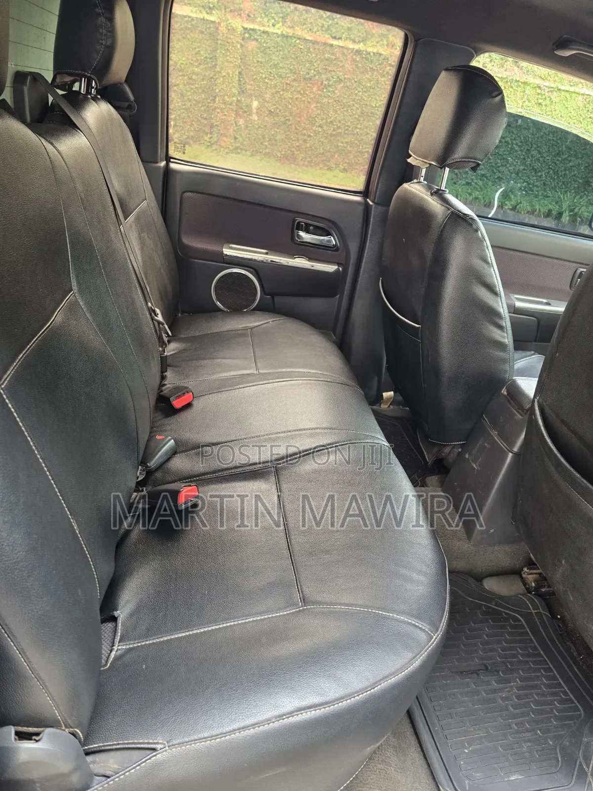 Isuzu D-MAX 2010 Blue
