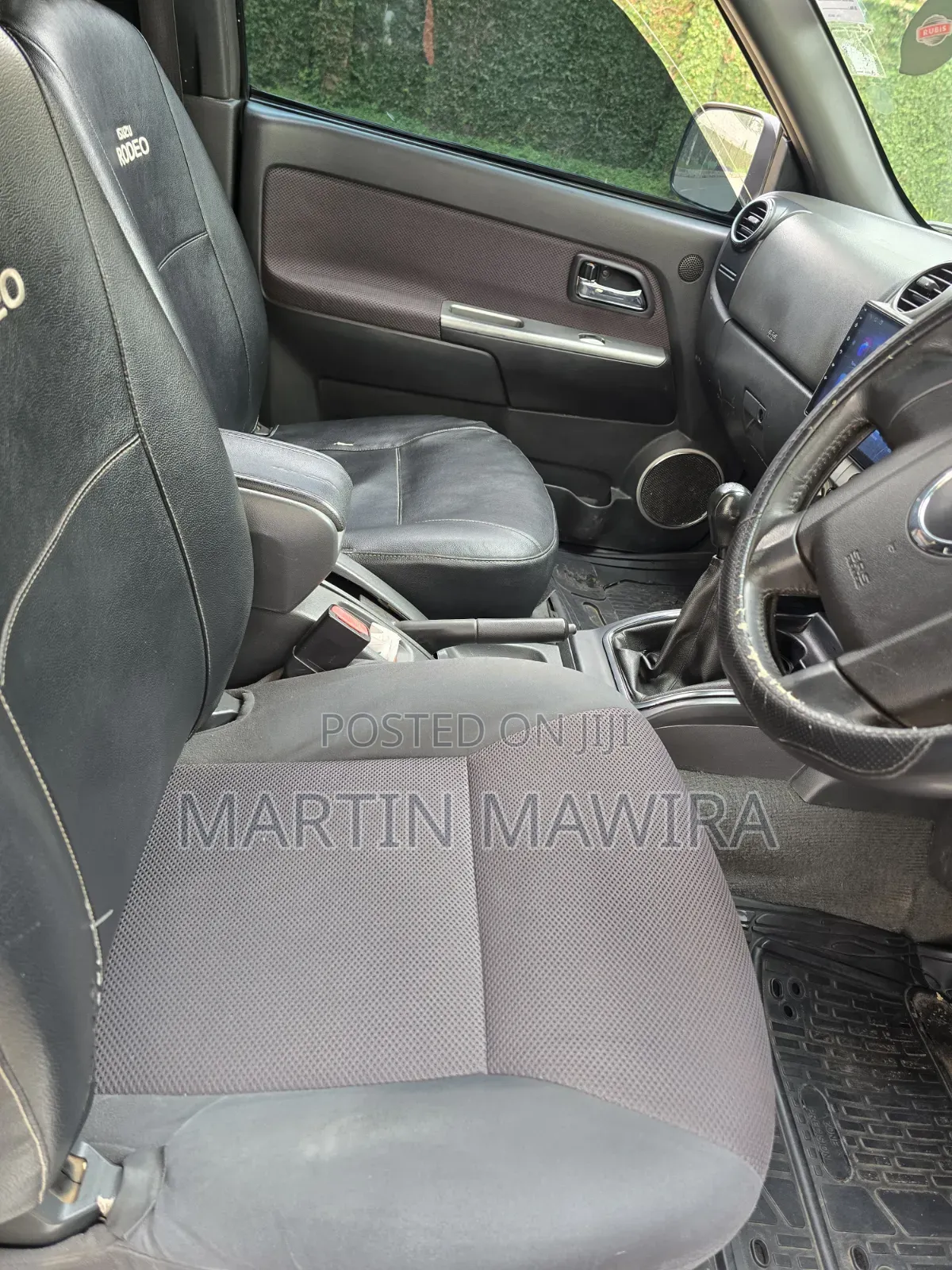 Isuzu D-MAX 2010 Blue