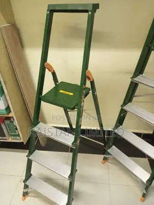 Durable 4-Step Steel Safety Ladder With Anti-Slip Mats