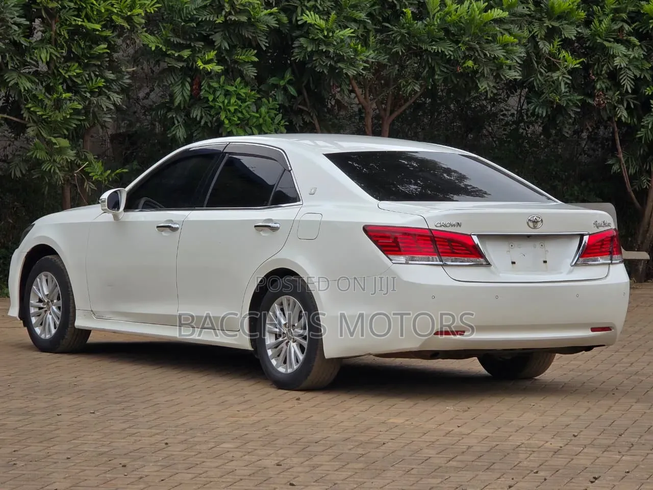 Toyota Crown 2017 White