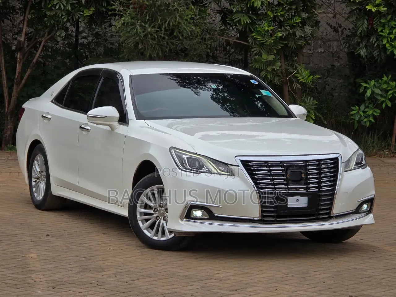 Toyota Crown 2017 White