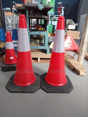 75cm Reflective Road Cone – Parking, Warehouse & Construction Safety