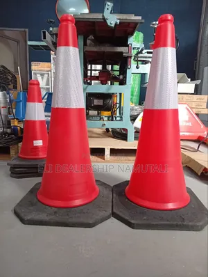Premium Reflective Traffic Cone 75cm – Outdoor Safety Marker