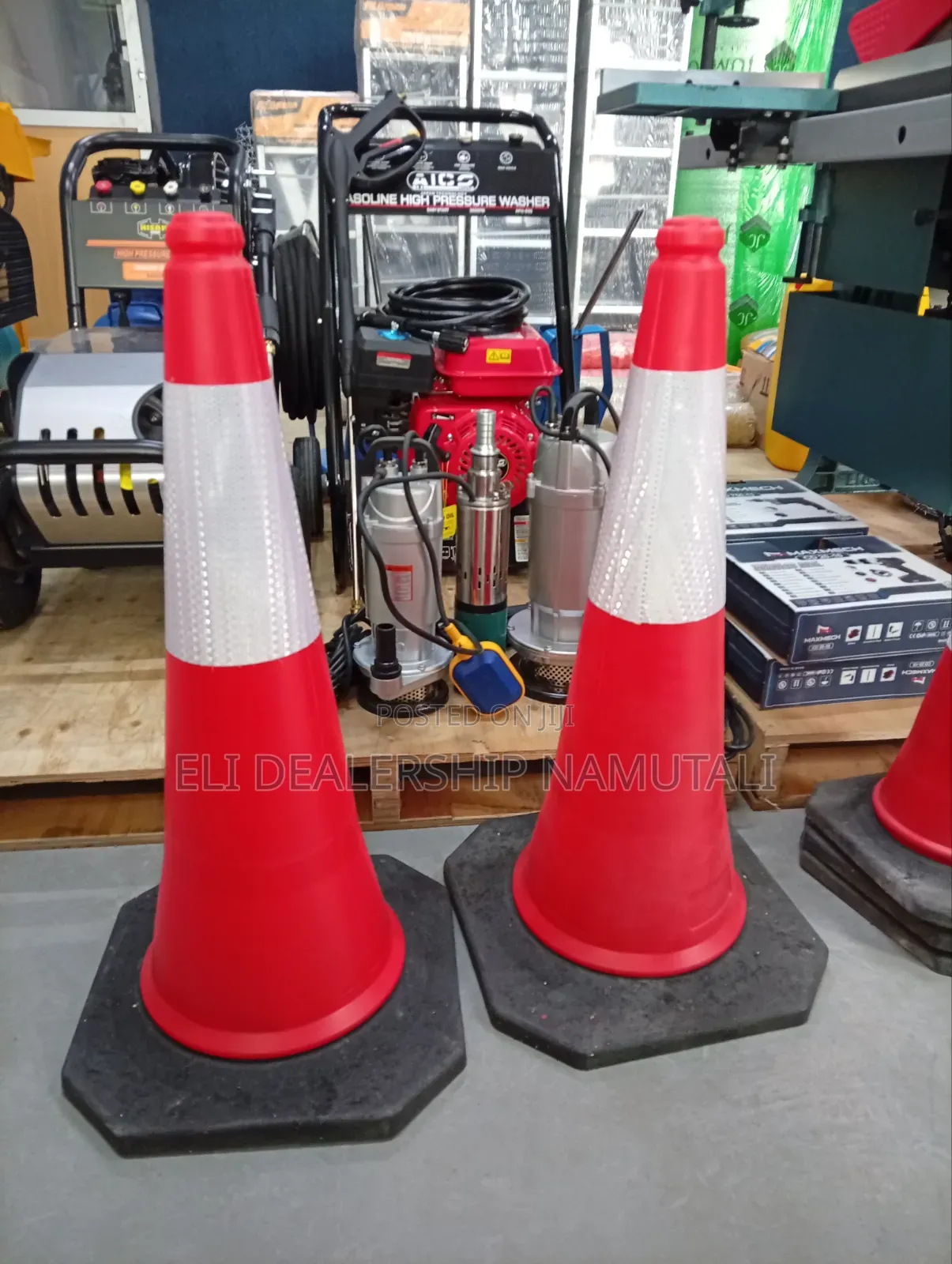 High Visibility 75cm Traffic Cone for Road Construction & Parking
