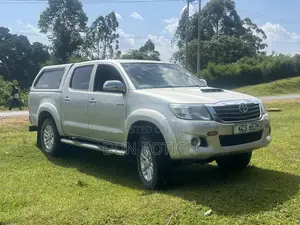 Toyota Hilux 3.0 D-4D 4x4 2012 Silver