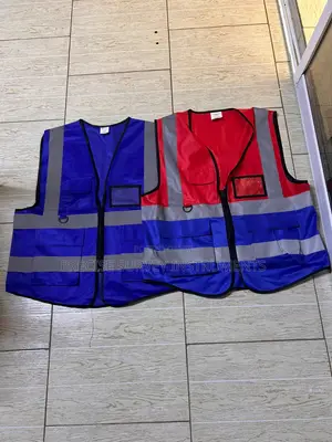 Heavy Duty Reflective Vest With Reinforced Stitching