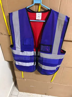 Heavy Duty Reflective Vest for Industrial Safety