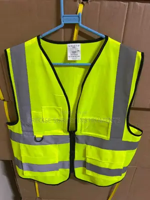 Heavy Duty Reflective Vest With Functional Storage