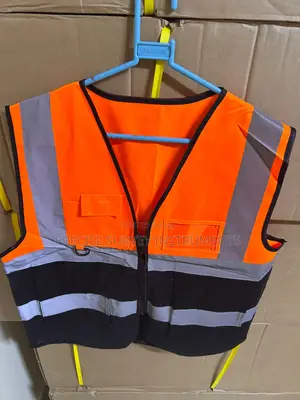 Heavy Duty Reflective Vest for Construction and Engineering